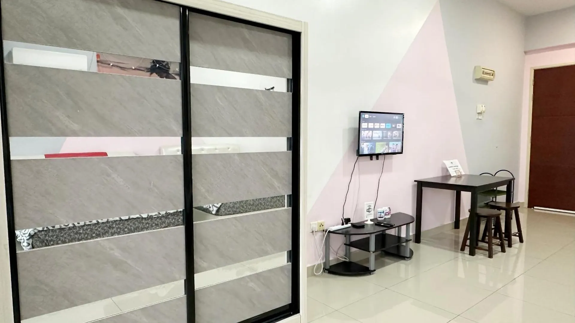 Palazio Serviced Apartment In Mount Austin Near Aeon Ikea Toppen Hsi Τζόχορ Μπάχρου 0*,