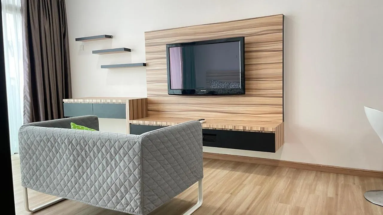 Palazio Serviced Apartment In Mount Austin Near Aeon Ikea Toppen Hsi Johor Bahru 0*,  Malaysia